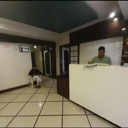 Hotel Sai Ganesh Lodging & Boarding By Wb Inn Titwala エクステリア 写真